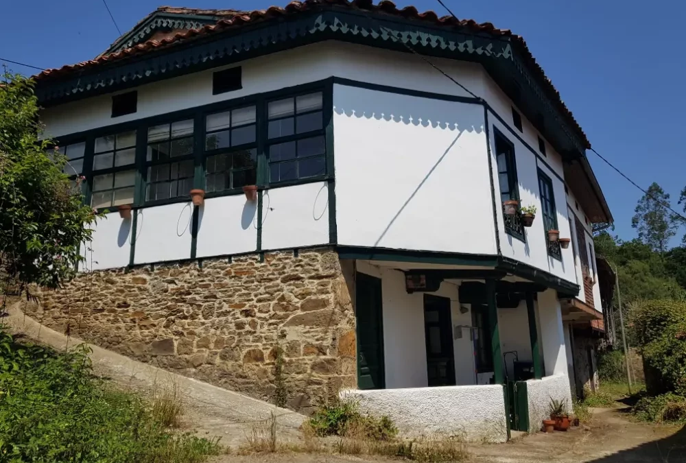 Infiesto a 7 kms. en Aldea, casa típica asturiana con encanto